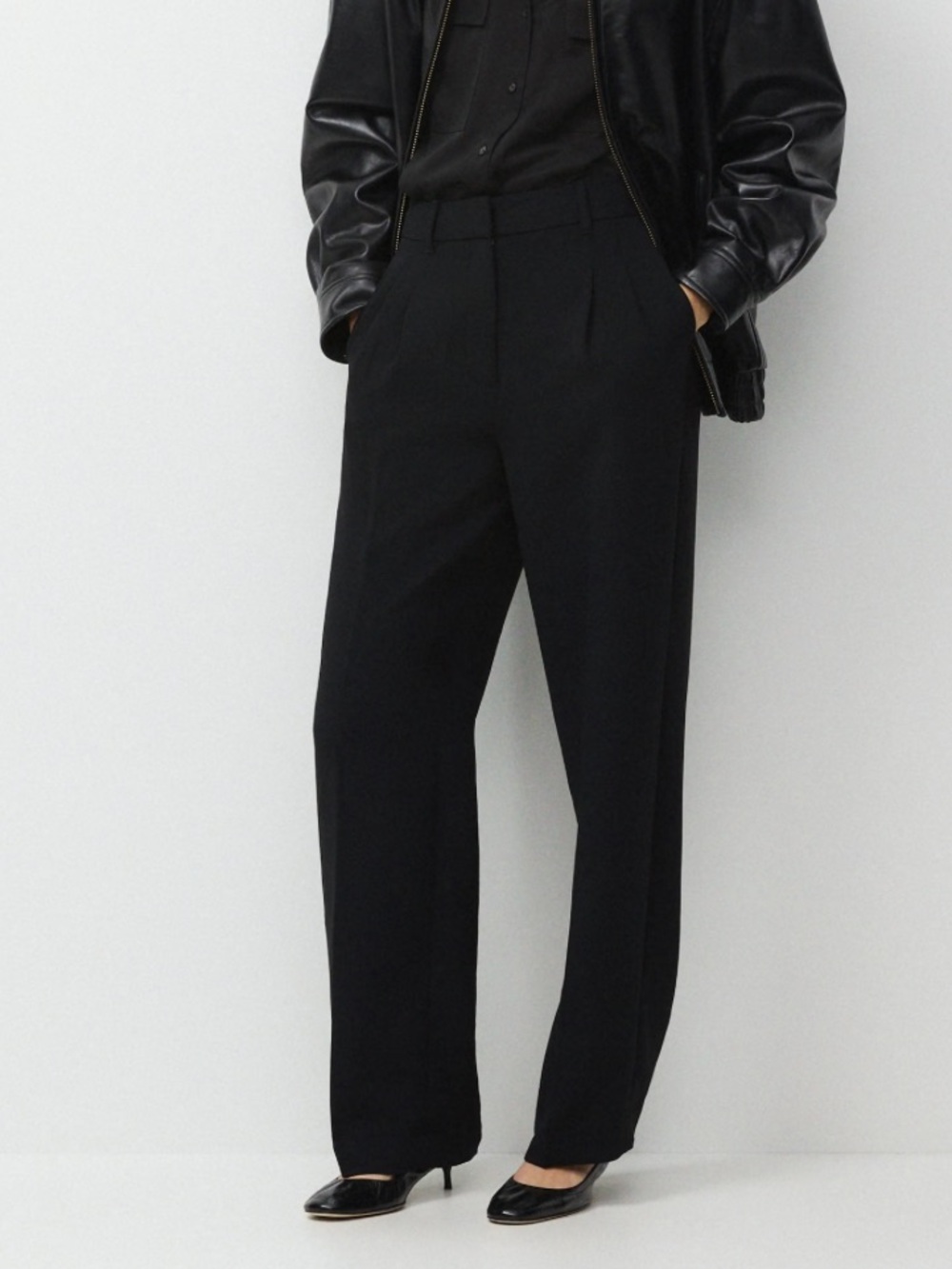 ARITZIA Effortless Pants